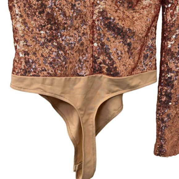 Rehab Rose Gold Sequin Long Sleeve Deep V-Neck Body Suit Size Small - Picture 3 of 9